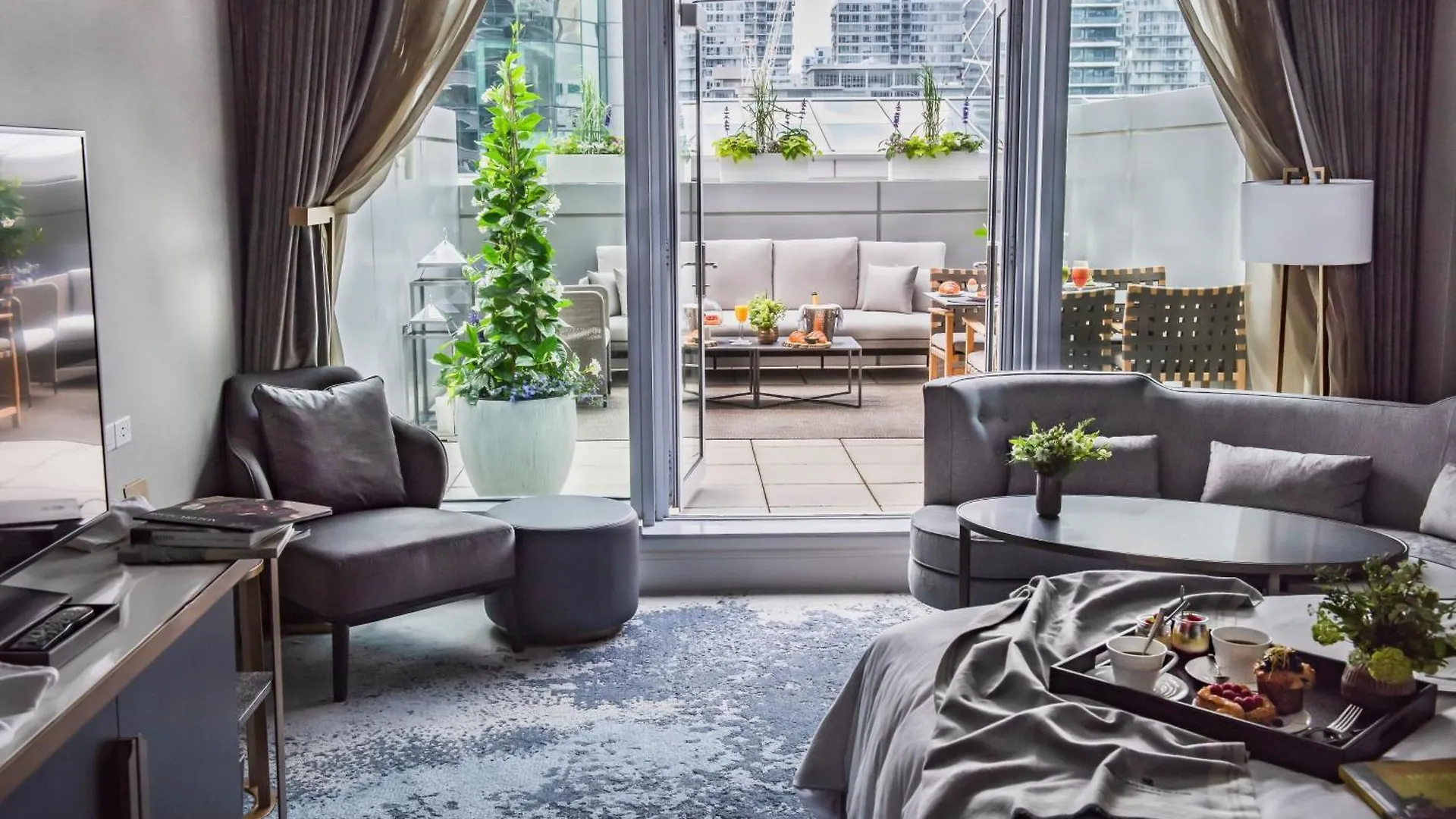 The Ritz-Carlton, Toronto Hotel 5*,  Canada