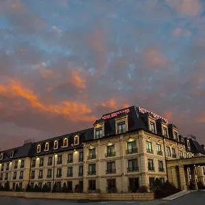 *** Hotel Hotel Brossard Canadá