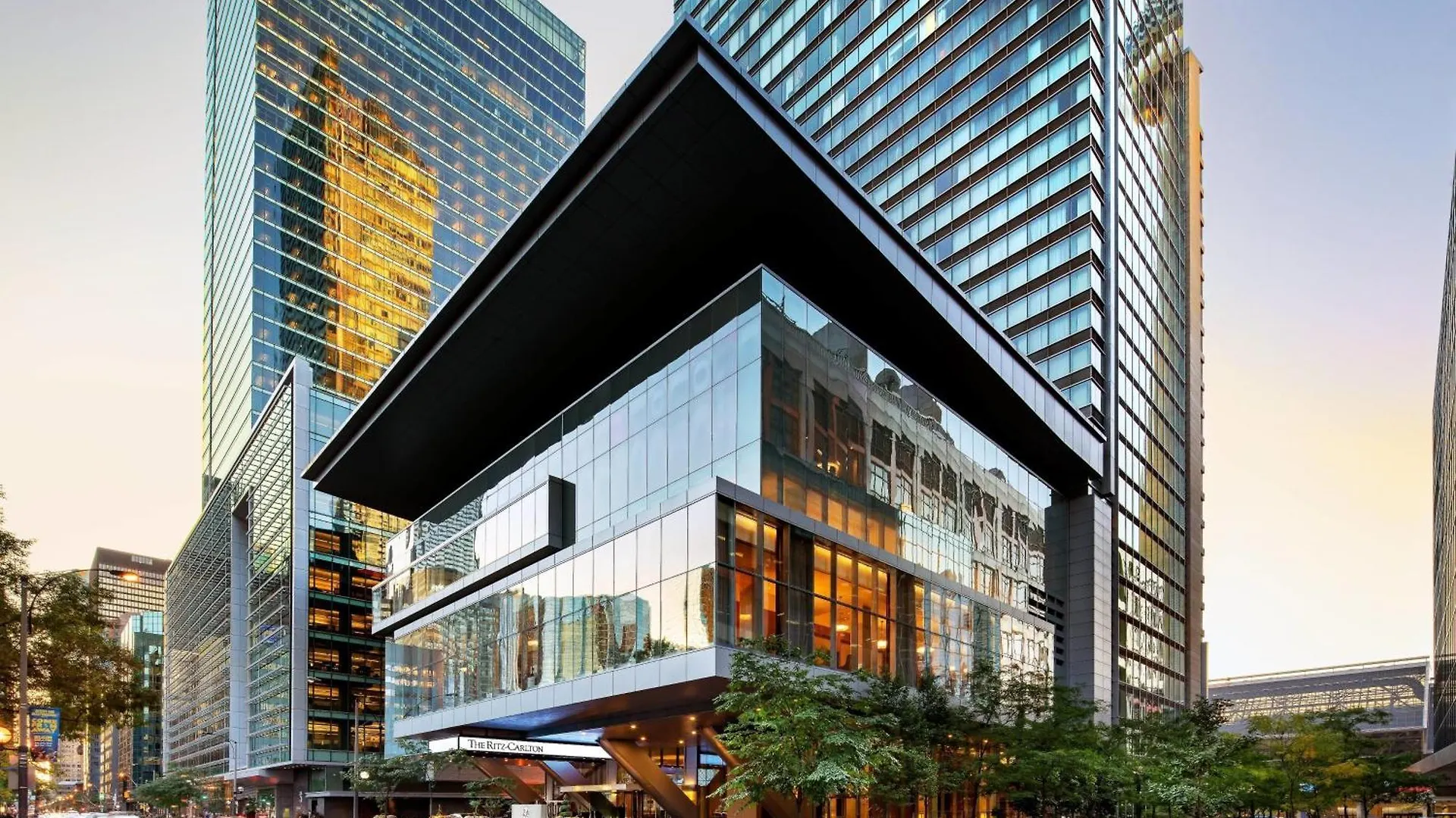 The Ritz-Carlton, Toronto Hotel