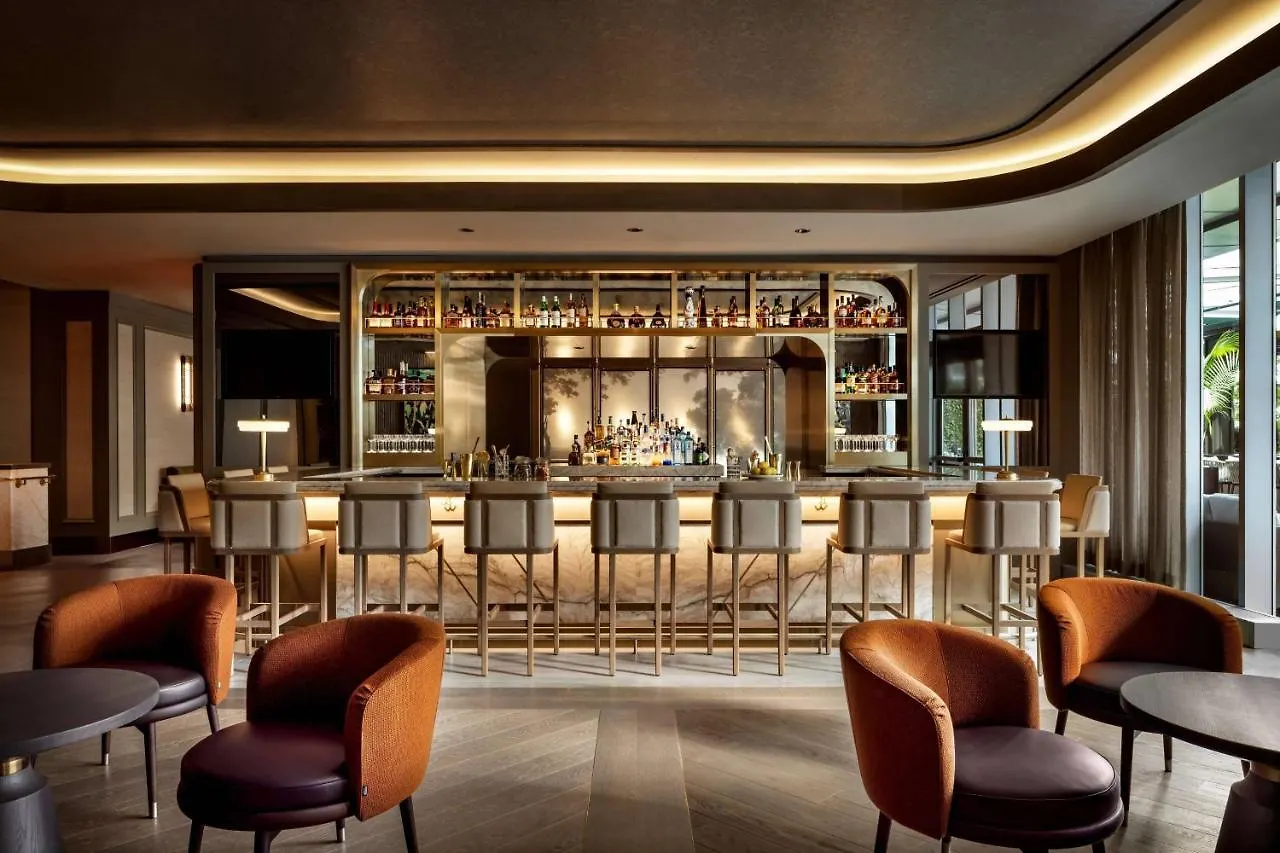 Отель The Ritz-Carlton, Торонто