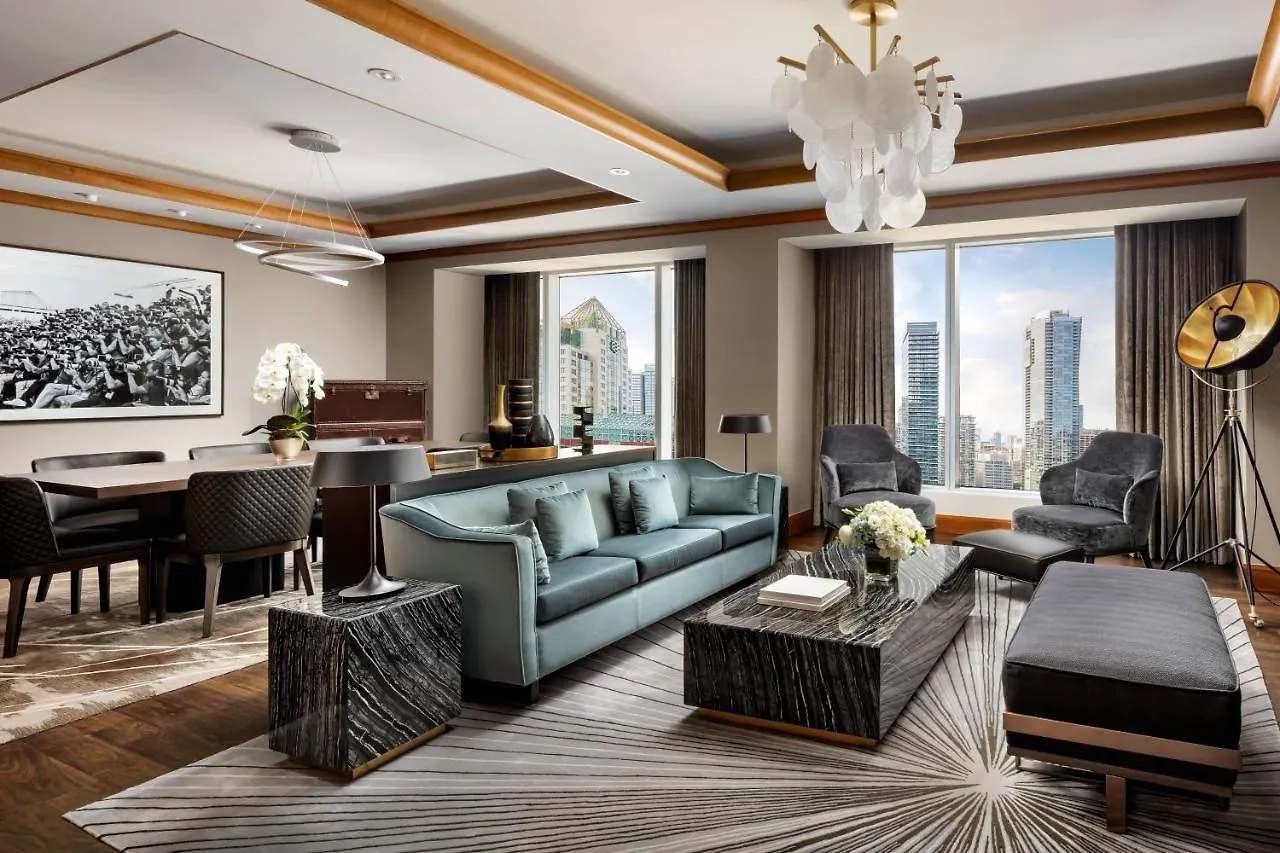 Отель The Ritz-Carlton, Торонто