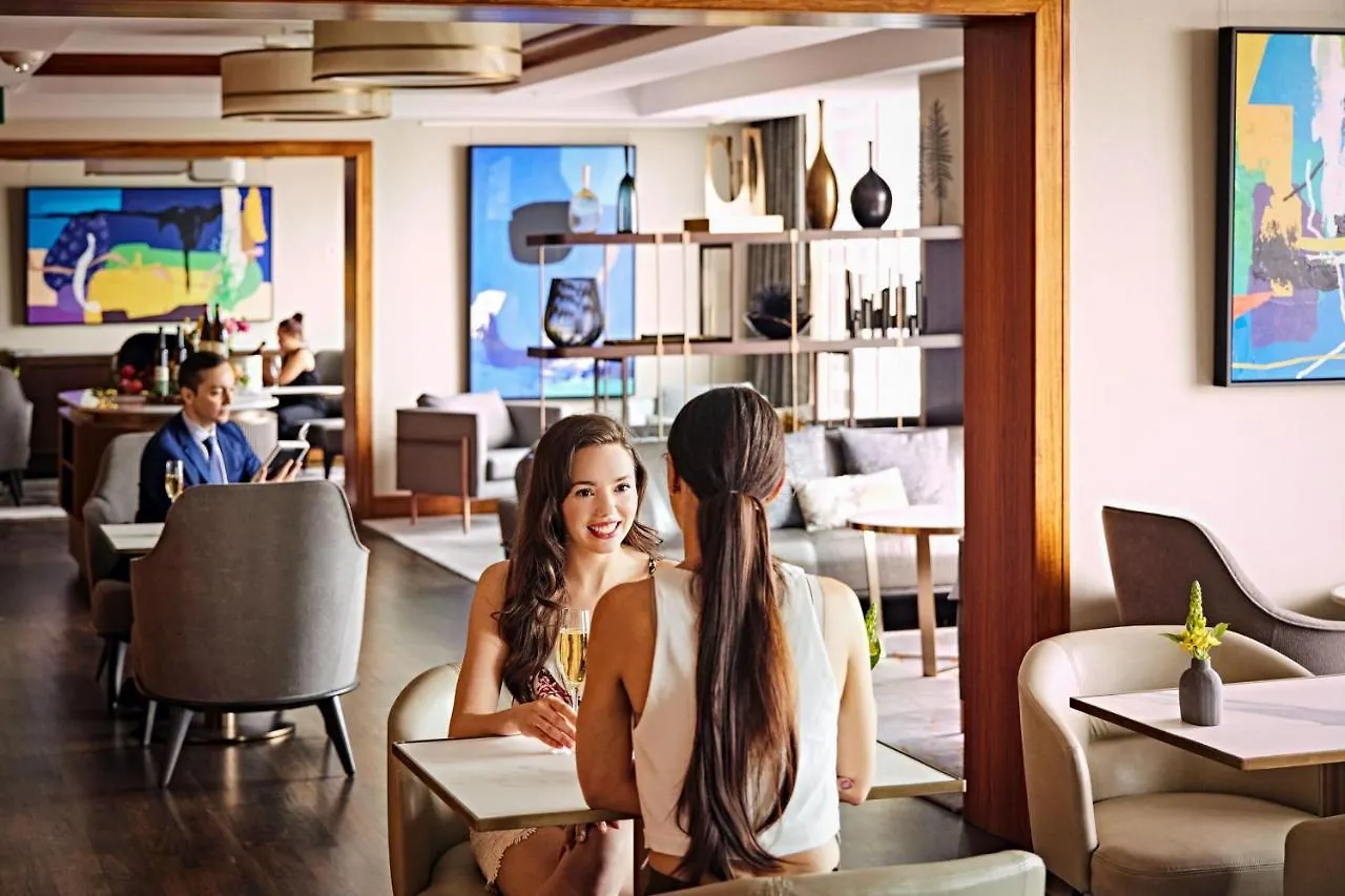 Отель The Ritz-Carlton, Торонто