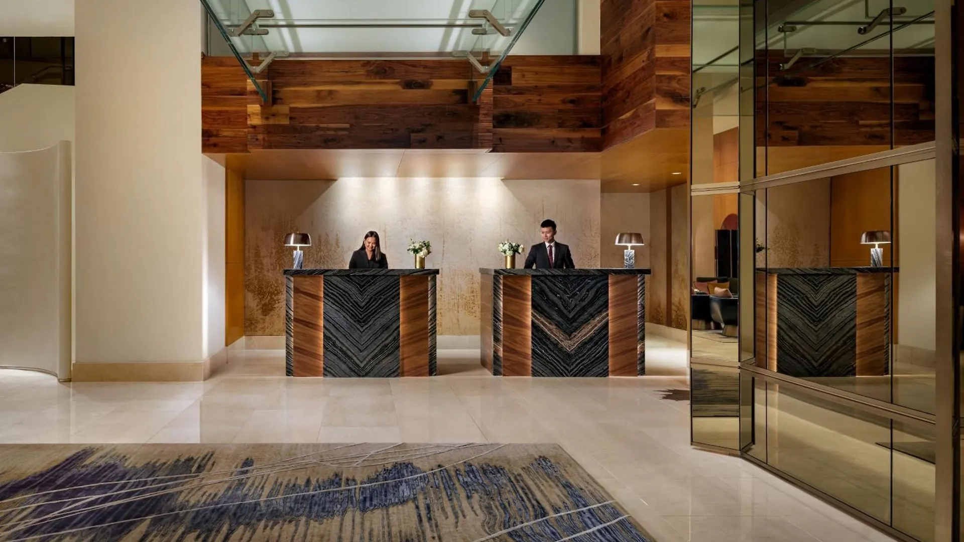 Отель The Ritz-Carlton, Торонто